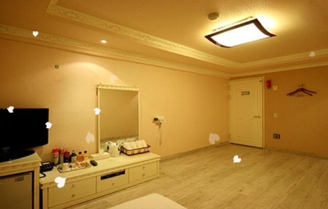 Busan Dalmaji Hotel Room photo